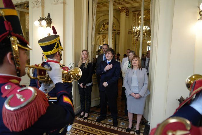 Javier Milei encabezó la ceremonia de ascenso de oficiales de las Fuerzas de Seguridad.