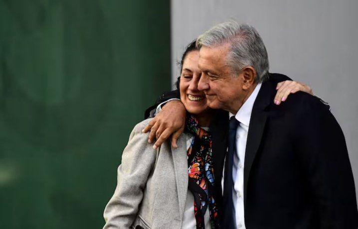 Andrés Manuel López Obrador junto a su sucesora Claudia Sheinbaum Pardo Andrés Manuel López Obrador junto a su sucesora Claudia Sheinbaum Pardo
