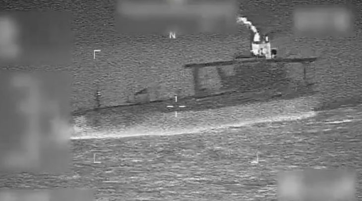 Primeras imágenes de la captura del barco Bella 1. Primeras imágenes de la captura del barco Bella 1.