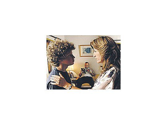 Autobiográfica, según su autor, el debutante Ariel Winograd,«Cara de queso» es un atractivo cuadro de costumbres ambientadoen un country judío, animado por un buen elenco.