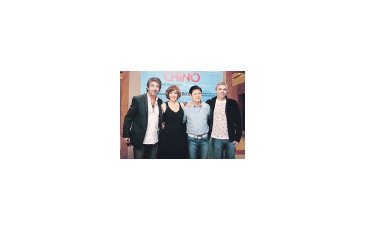 El director junto al elenco principal de «Un cuento chino», Ricardo Darín, Muriel Santa Ana e Ignacio Huang.