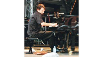 Después de presentarse en Rosario, el afamado pianista de jazz Brad Mehldau toca esta noche en el Gran Rex porteño.