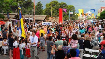 fiesta de las colectividades en monte hermoso: un encuentro de danza y gastronomia