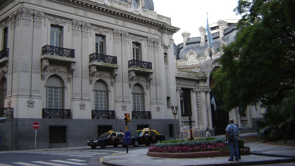 Javier Milei appointed Alejandro Carlos Francisco Oxenford as the new ambassador to the United States