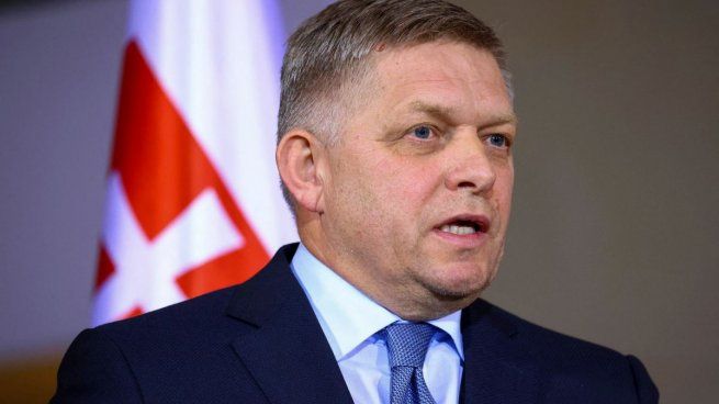 Robert Fico debió ser intervenido quirúrgicamente y continúa internado en estado grave.