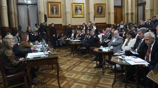 El Senado inició el debate para reformar la composición de la Corte Suprema.