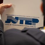 La Coalición Republicana pide la renuncia del oficialismo en la Junta de Transparencia y Ética Pública. La Coalición Republicana pide la renuncia del oficialismo en la Junta de Transparencia y Ética Pública.