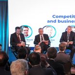 El primer panel contó con la participación de Mariano Bosch, CEO y cofundador de Adecoagro; Fabián Kon, CEO de Grupo Galicia; Roberto Murchison, presidente ejecutivo del Grupo Murchison; y Martín Galdeano, presidente de Ford Argentina y Sudamérica. El primer panel contó con la participación de Mariano Bosch, CEO y cofundador de Adecoagro; Fabián Kon, CEO de Grupo Galicia; Roberto Murchison, presidente ejecutivo del Grupo Murchison; y Martín Galdeano, presidente de Ford Argentina y Sudamérica.