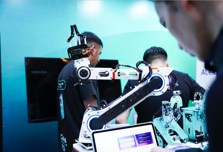 Durante ambas jornadas se llevó a cabo una Feria EdTech con la participación de emprendedores y empresas que mostraron tendencias en tecnología aplicada al aprendizaje. Durante ambas jornadas se llevó a cabo una Feria EdTech con la participación de emprendedores y empresas que mostraron tendencias en tecnología aplicada al aprendizaje.