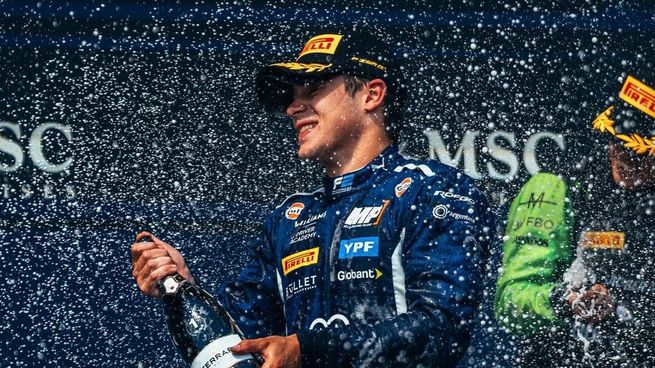 Celebra el debut de Colapinto con el merch oficial de Williams Racing.