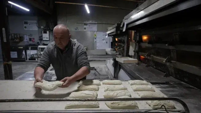 The baker who revolutionized work in France: four-day workday, 10 weeks of vacation and a salary of 2,000 euros