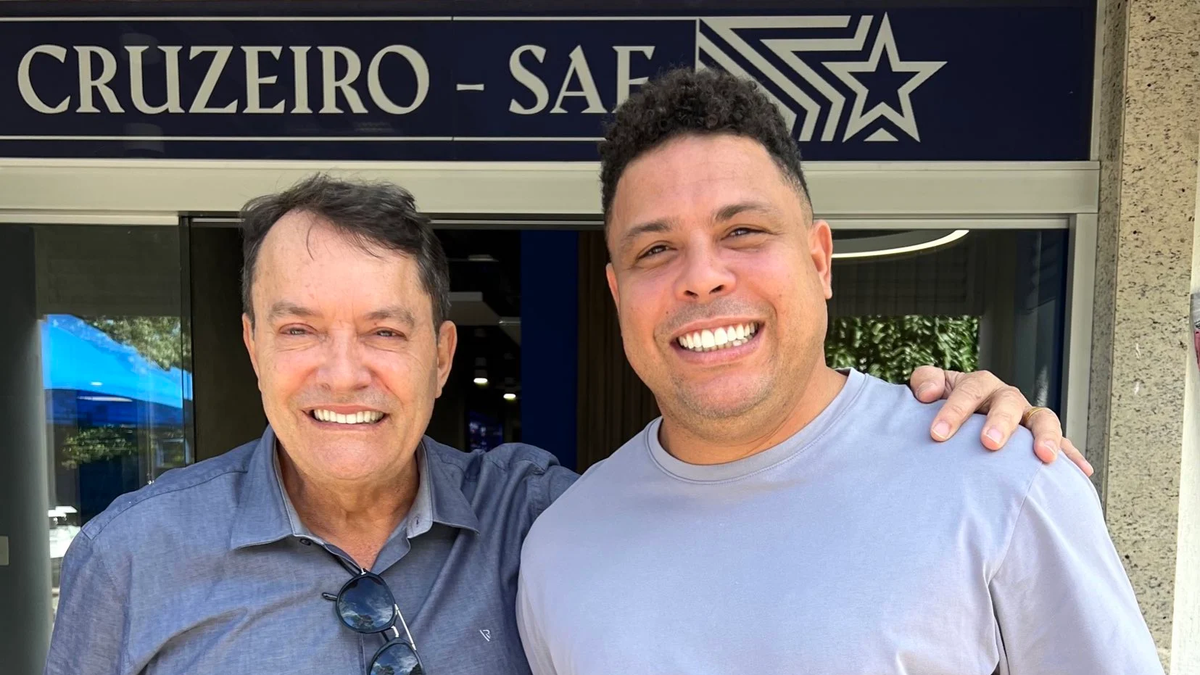 Ronaldo negotiates the sale of Cruzeiro to a supermarket