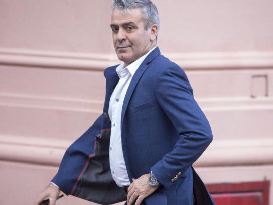 El radical José Cano saliendo de la Casa Rosada.