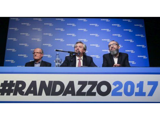 El espacio político que impulsa la candidatura del exministro del Interior y Transporte presentó avales por los 135 distritos de la Provincia de Buenos Aires, lo cual permitirá que haya representantes de dicho espacio tanto en el orden local, como provincial y nacional en los próximos comicios en todo el territorio bonaerense.