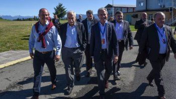Andrés Ibarra durante una recorrida por el INVAP en Río Negro.