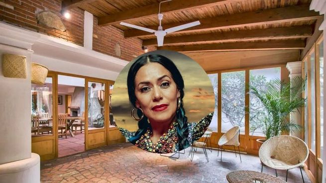 Así es la mansión de Lila Downs en Oaxaca: misticismo, huipiles y un temazcal privado