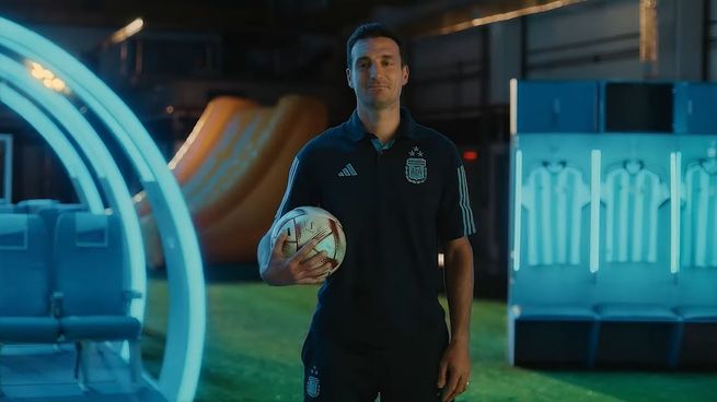 Lionel Scaloni, protagonista del nuevo comercial de Aerolíneas Argentinas.