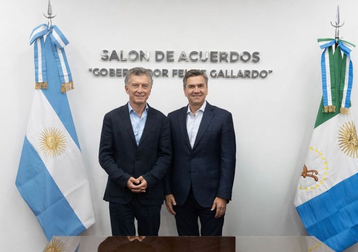 El gobernador de Chaco, Leandro Zdero, recibió a Mauricio Macri en la Casa de Gobierno. El gobernador de Chaco, Leandro Zdero, recibió a Mauricio Macri en la Casa de Gobierno.