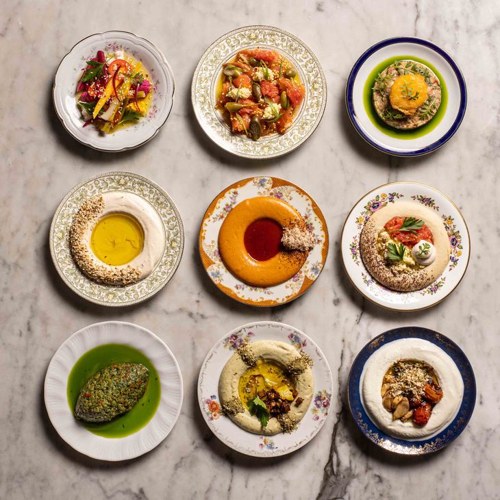 Platos que fusionan tradición y modernidad, inspirados en la cocina judía. Platos que fusionan tradición y modernidad, inspirados en la cocina judía.