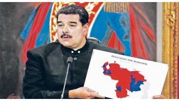 ámbito.com | NUEVO MAPA. Nicolás Maduro confirmó el triunfo chavista en el estado de Bolívar. El oficialismo tendrá 18 gobernadores.