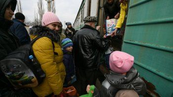 La UE se reunirá por el conflicto entre Rusia y Ucrania y ya piensa en una crisis de refugiados