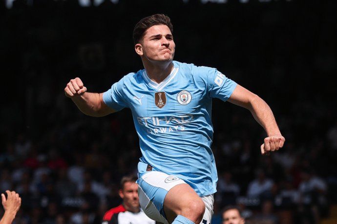 Los goles de Julián Alvarez se cotizan en toda Europa. Ahora, es el PSG el que lo tiene en la mira. Se sumó al Atlético de Madrid, aunque también lo codician otros dos clubes de la Premier League.