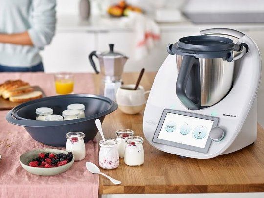 En España el robot de cocina Thermomix TM6 cuesta alrededor de 1259 euros.