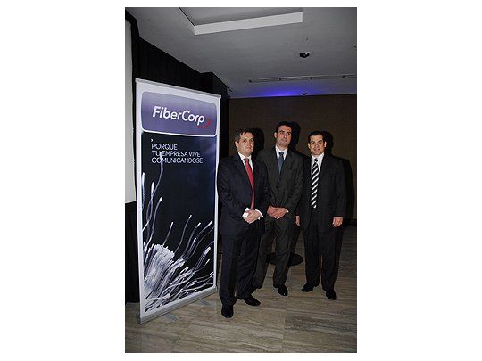 Ignacio Ardohain, Gerente Comercial de FiberCorp, Diego Catro Cao, Gerente Técnico y Andrés Delgado, Gerente de Control de Gestión.