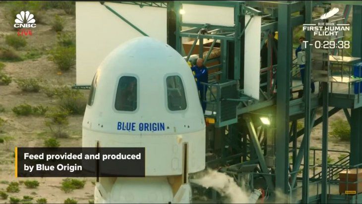 Parte el vuelo de Jeff Bezos.jpg