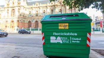Ciudad de Buenos Aires completó la distribución de contenedores verdes para reciclaje