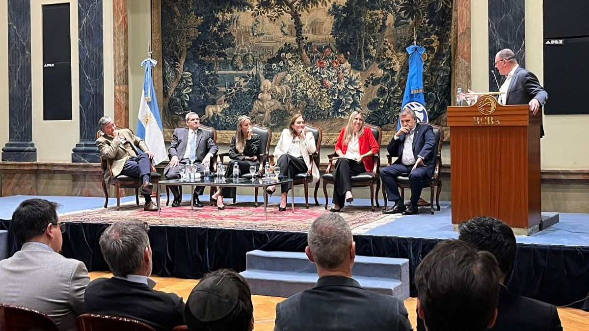 Lobby, transparencia y l�mites al poder: expertos ponen bajo la lupa la ley del Gobierno para regular la gesti�n de intereses