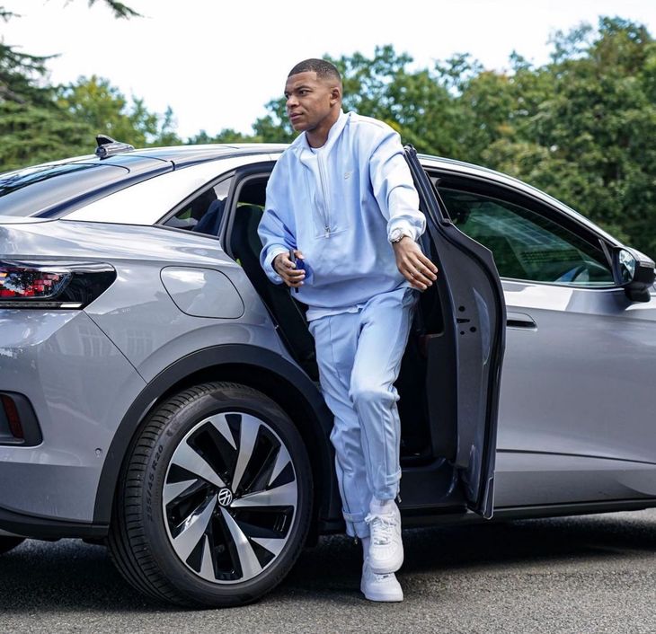 La salida de Mbappé rumbo a Real Madrid detonó un conflicto judicial sin precedentes en el fútbol profesional. La salida de Mbappé rumbo a Real Madrid detonó un conflicto judicial sin precedentes en el fútbol profesional.