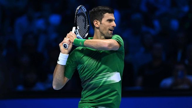 Djokovic, implacable: venció a Rublev y está en semis de las ATP Finals.