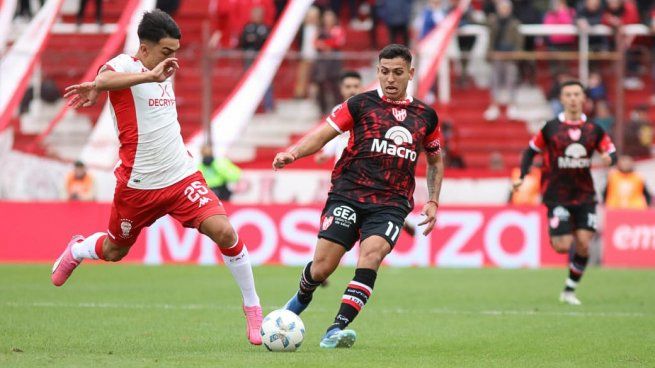 iguales pero desparejos. Huracán e Instituto empataron 0 a 0 aunque el local jugó con 10 más de un tiempo. 