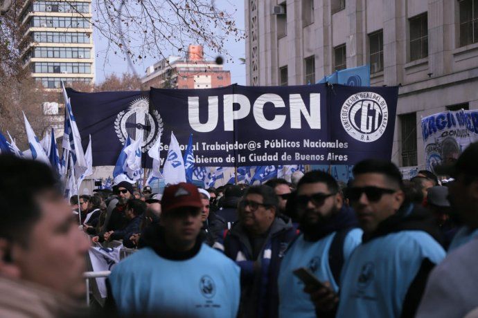 El gremio de trabajadores estatales acompañó el discurso del precandidato presidencial.