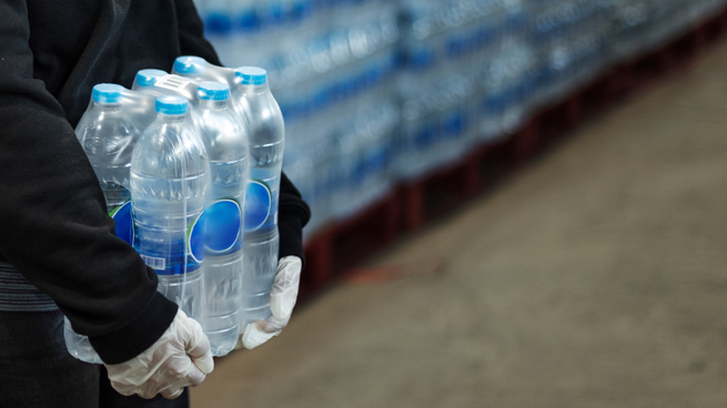 Por qué el agua embotellada es un problema para México.