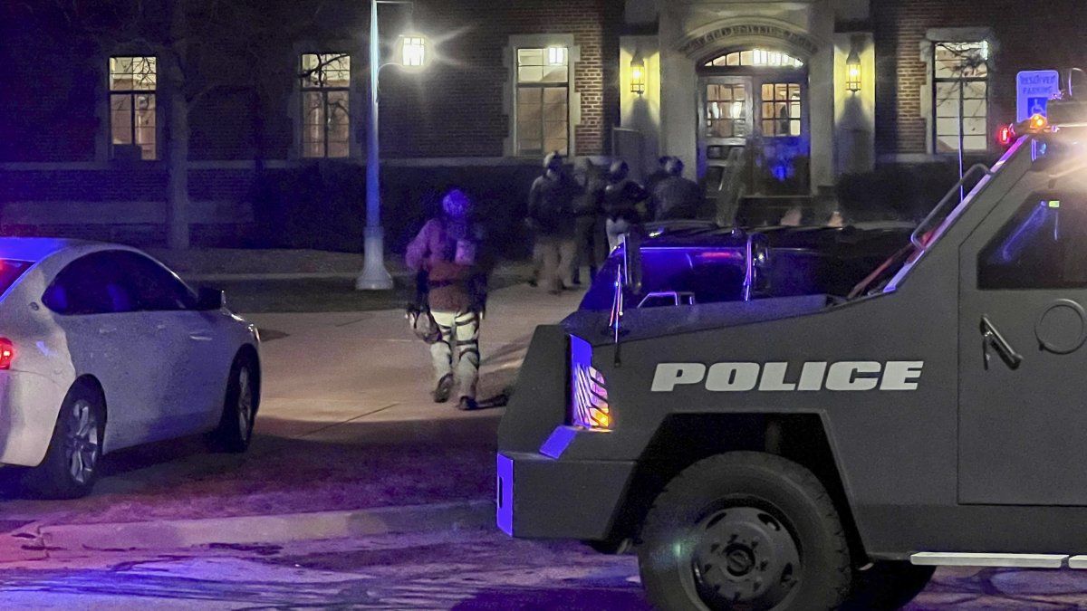 a man killed three people in a university and committed suicide