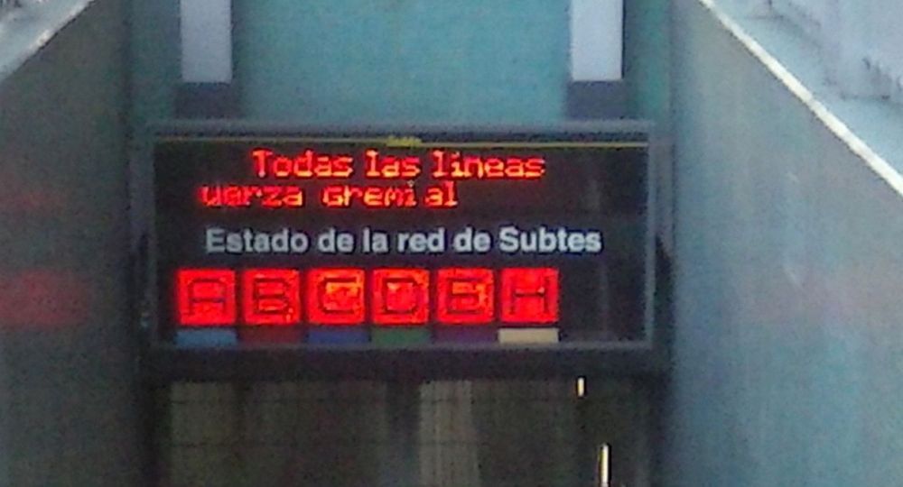 SUBTES. Todas las líneas están fuera de servicio.