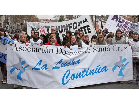 Enviados del Ministerio de Educación de la Nación se reunieron con germialistas y funcionarios provinciales para avanzar con un plan de pago de deudas y aumentos pendientes.