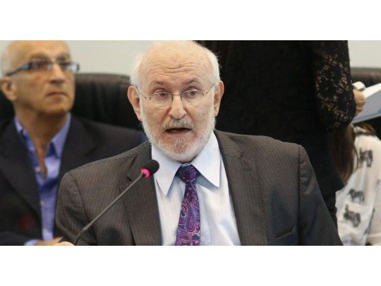 Mario I. Blejer.