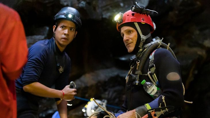 The film that tells how a football team and his coach were trapped. In Prime Video. The film that tells how a football team and his coach were trapped. In Prime Video.