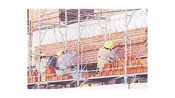 ámbito.com | La reactivación de la industria de la construcción tras la crisis económica trajo algunassorpresas. Una de ellas es el aumento de la brecha de precios entre departamentosnuevos y usados.
