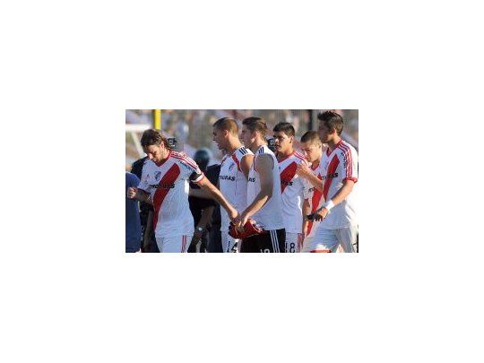 No pudo. River empató en Isidro Casanova y sigue segundo.