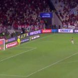 El blooper de Agustín Rossi que le costó la derrota a Flamengo en el clásico carioca El blooper de Agustín Rossi que le costó la derrota a Flamengo en el clásico carioca