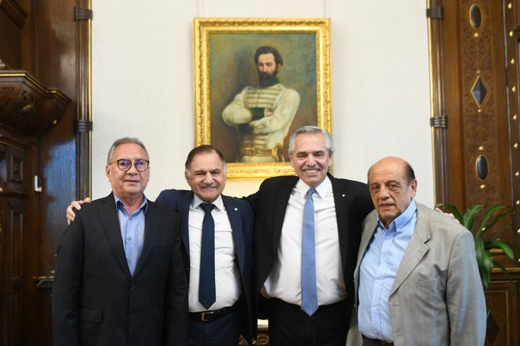 Alberto Fernández recibió al intendente de Ituzaingó, Alberto Descalzo; y de Berazategui, Juan José Mussi, junto con el diputado nacional y ex jefe comunal de Florencio Varela, Julio Pereyra.