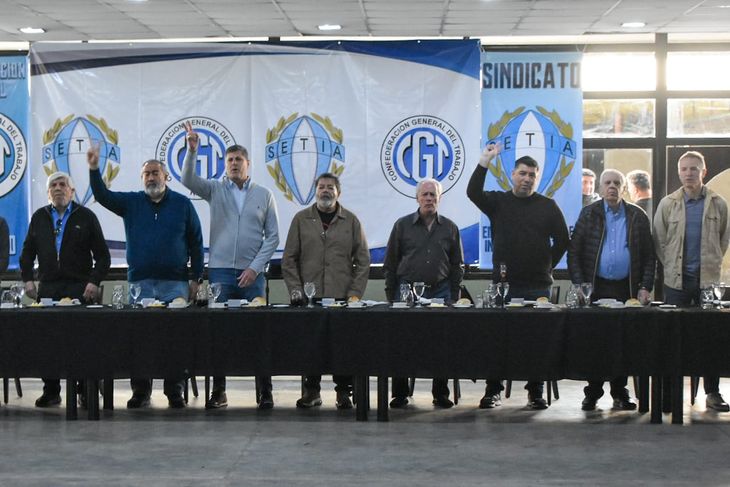 El encuentro en SETIA estuvo encabezado por dos de los actuales secretarios generales, Héctor Daer (Sanidad) y Octavio Argüello (Camioneros). El encuentro en SETIA estuvo encabezado por dos de los actuales secretarios generales, Héctor Daer (Sanidad) y Octavio Argüello (Camioneros).