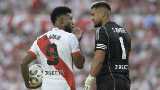 La frase viral de Borja a Chiquito Romero por hacer tiempo en el Superclásico