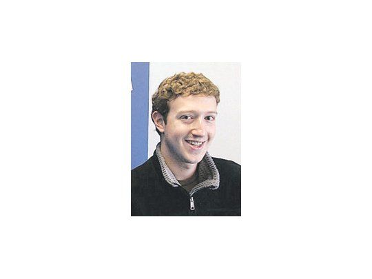 Mark Zuckerberg, fundador de Facebook. Pese a que la red social llegó a los 955 millones de usuarios, continúan las dudas de cómo convertir en ganancias semejante flujo de tráfico por internet.