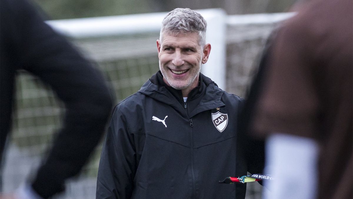 Martín Palermo asumió como nuevo director técnico de Platense