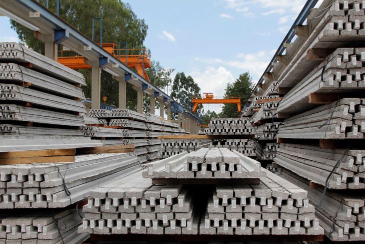 Mientras se estabilizan los costos de los materiales de la construcción, crece el costo de la mano de obra. Mientras se estabilizan los costos de los materiales de la construcción, crece el costo de la mano de obra.